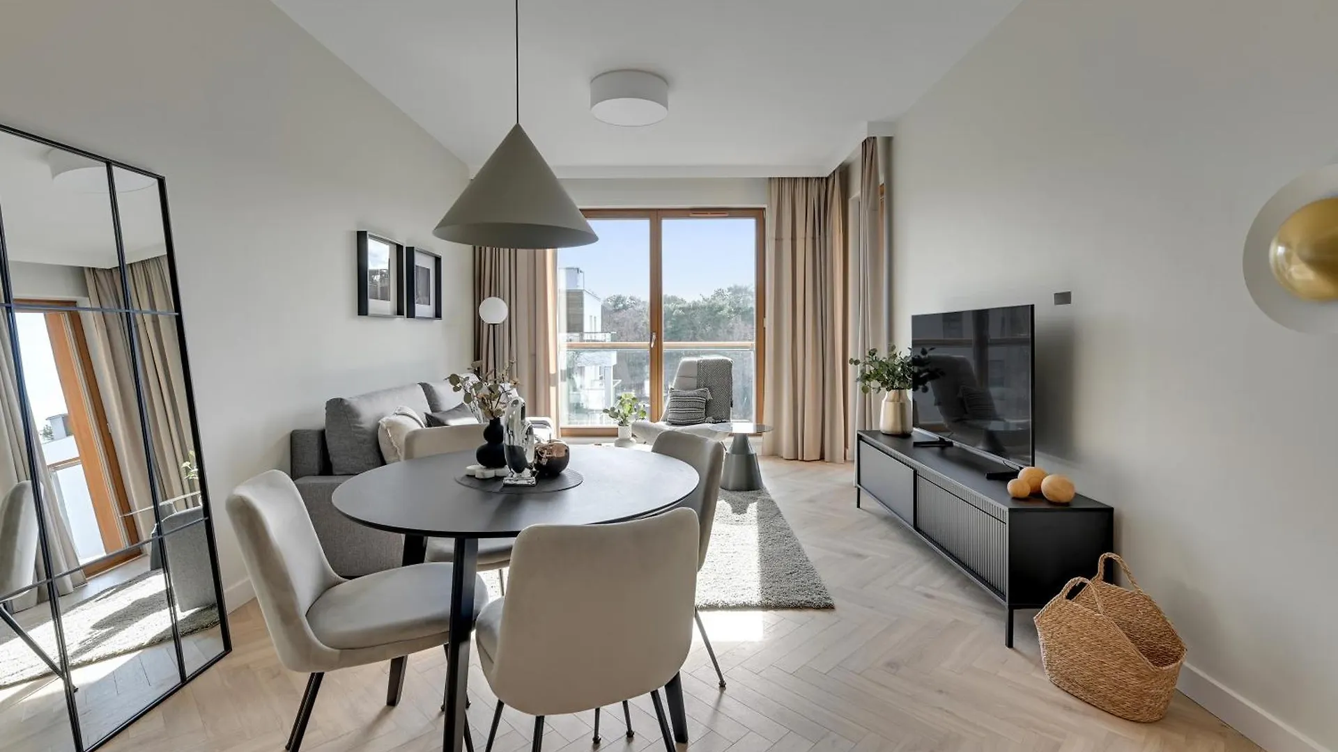 Nadmorski Dwor 800M Od Plazy By Downtown Apartments Gdansk 0*,  Poland